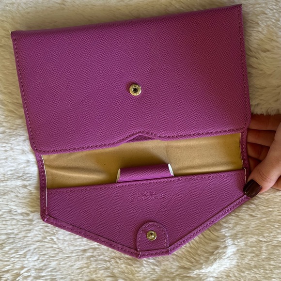 Like New, RFID blocking Passport holder - Picture 5 of 5